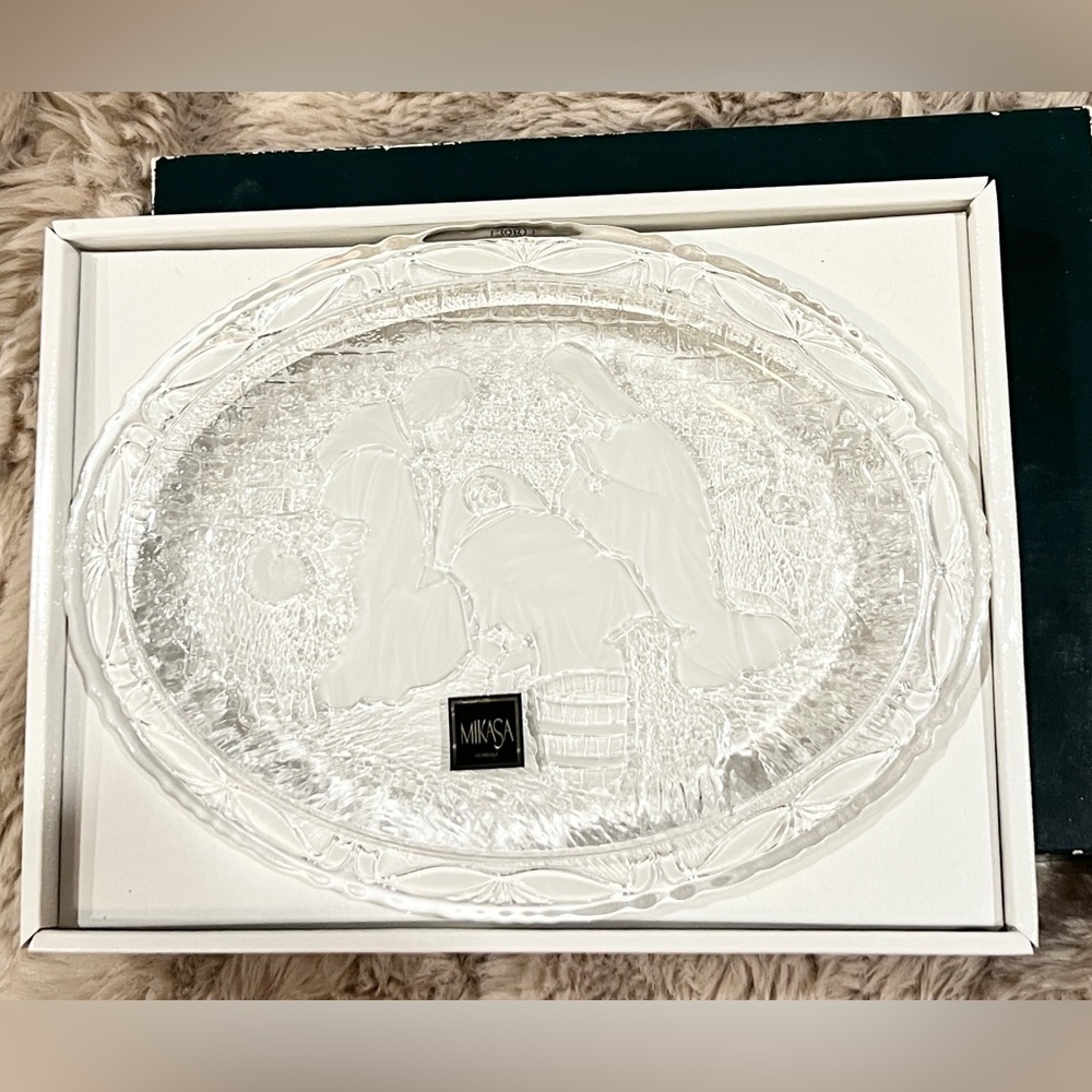 Mikasa Glass Nativity Plaque • SA961/894 • Holy family, lamb, ox, and ram • NWT